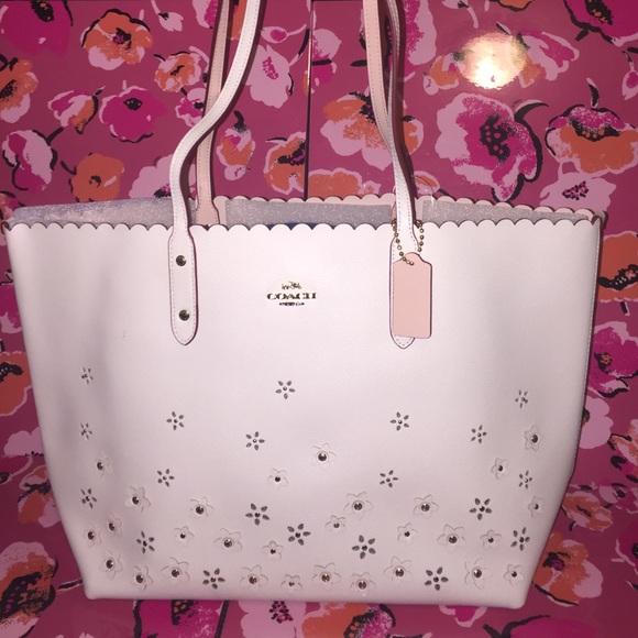 Coach Appliqué Tote 👛
