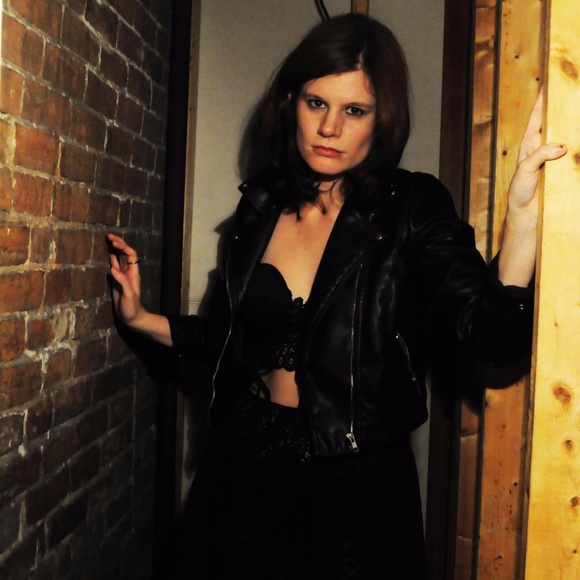 Meet your Posher, Meghan - Picture 5 of 5