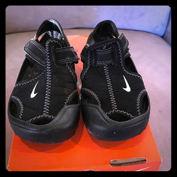 nike sunray size 9