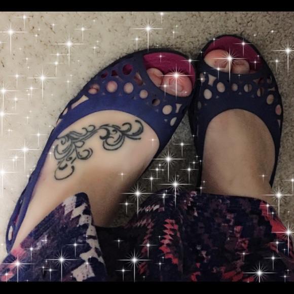 Croc flats