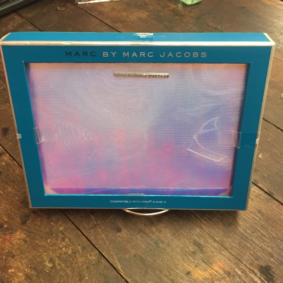 NWT Marc by Marc Jacobs silver metallic iPad case