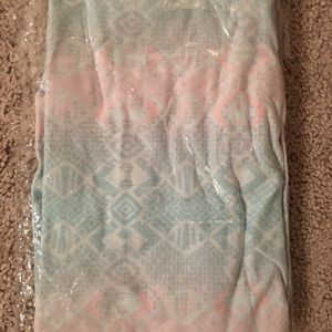 Lularoe OS light colored leggings!