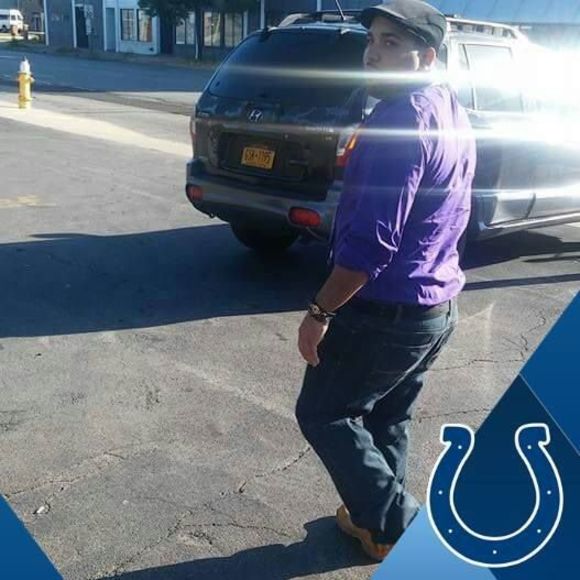 Meet your Posher, Javier - Picture 1 of 1