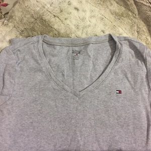 TOMMY HILFIGER T SHIRT
