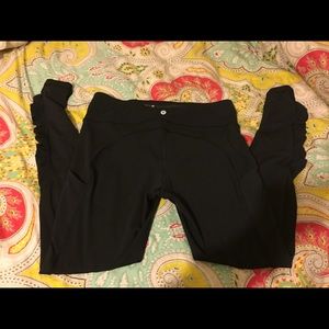Black Lululemon workout pants