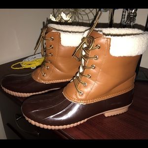 Brown Duck boots / bean boots