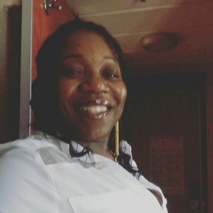 Meet your Posher, Nia