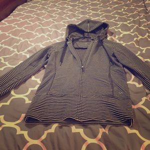 Gap Fit hooded sweatshirt Size S. Grey and white