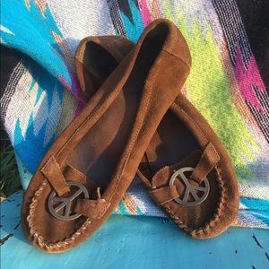Minnetonka Leather Peace Sign Flats -Moccasins