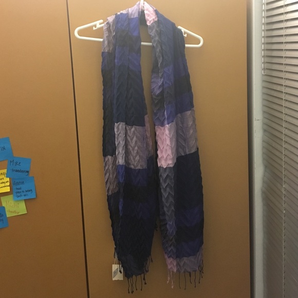 Cold Water Creek: Pleated Purple Variation Scarf