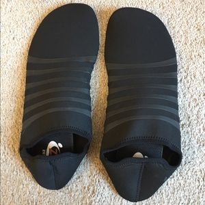 Unisex Black Zem shoes