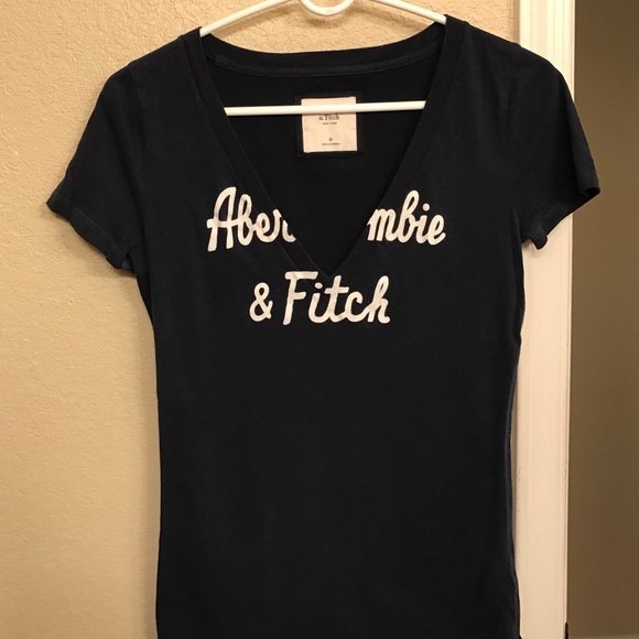 Abercrombie & Fitch V-Neck