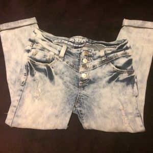 White and Dark Blue Washed Capris