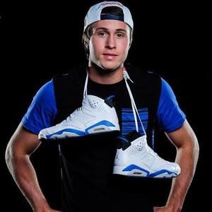 Meet your Posher, Brady