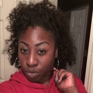 Meet your Posher, Kendra