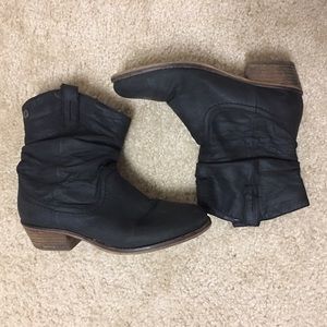 Steve Madden black ankle boots