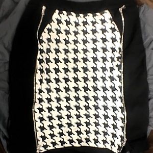 Black & white Hounds tooth pencil skirt
