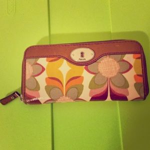 Fossil Clutch