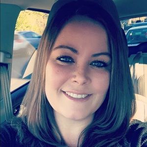 Meet your Posher, Leah