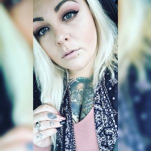 Meet your Posher, Carmon