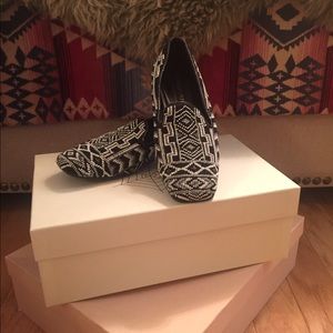 Donald J Pliner Aryn Loafers