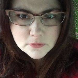 Meet your Posher, Cassandra