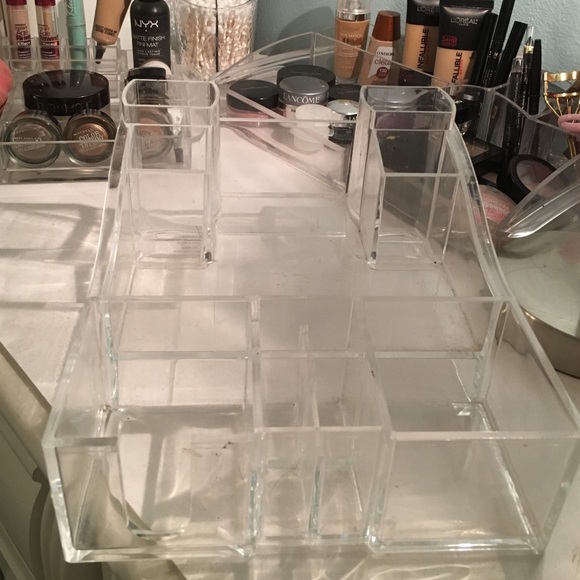 Clear plastic makeup organizer