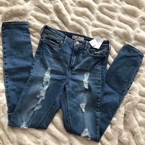BRAND new, NWT Hollister Jean