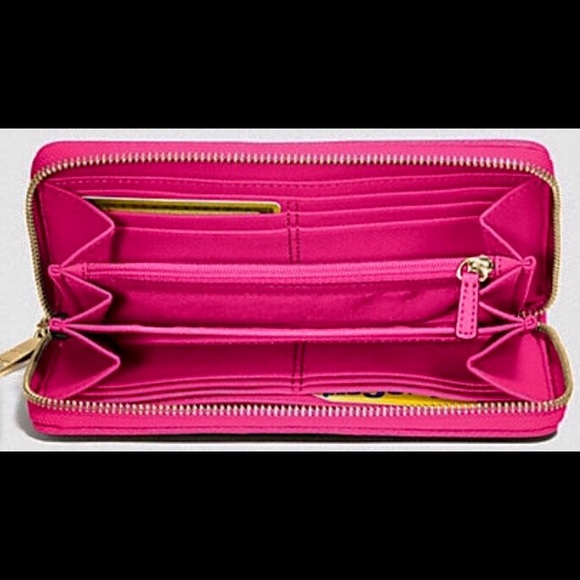 NWT Coach Set - Picture 3 of 3