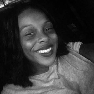 Meet your Posher, Dominique