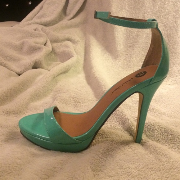 High heeled Michael Antonio sandal