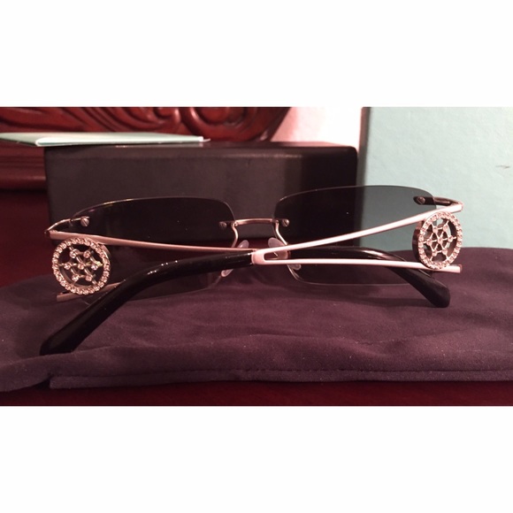 NIB Tiffany & Co. Sunglasses - Picture 3 of 4