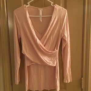A pea in the pod nursing top