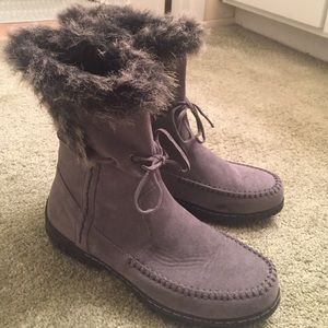 Grey winter boots