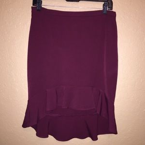Forever 21 burgundy ruffled skirt 💃🏻
