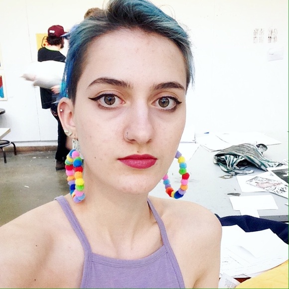 Meet your Posher, Gio - Picture 2 of 2