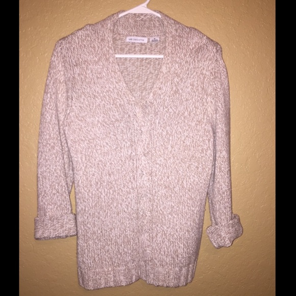 Liz Claiborne oversized tan sweater