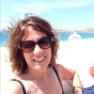 Meet your Posher, Vikki