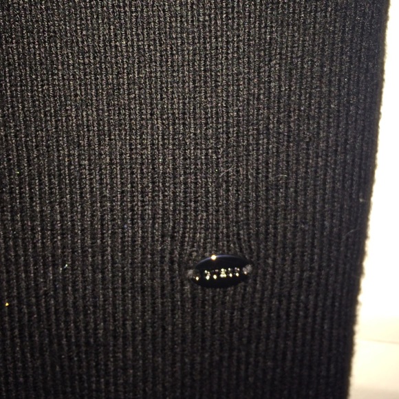 Black Guess sweater - Picture 3 of 4