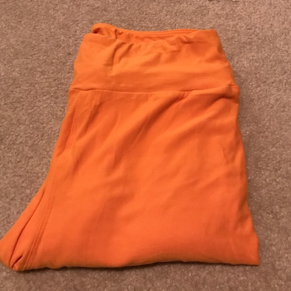 LuLaRoe OS solid goldenrod leggings BNWT