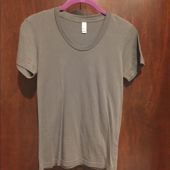 AMERICAN APPAREL TSHIRT