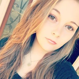 Meet your Posher, Ashleigh