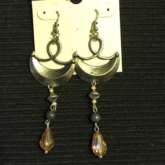 NWT Silver Beaded Earrings - Picture 1 of 2