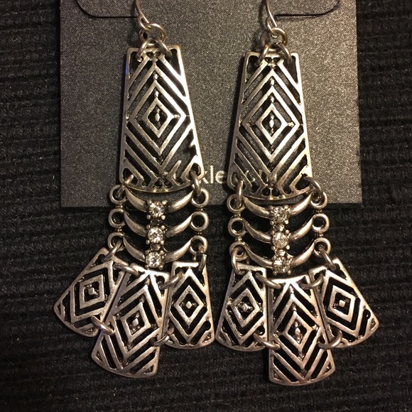 NWT Rhinestone Cut Out Earrings