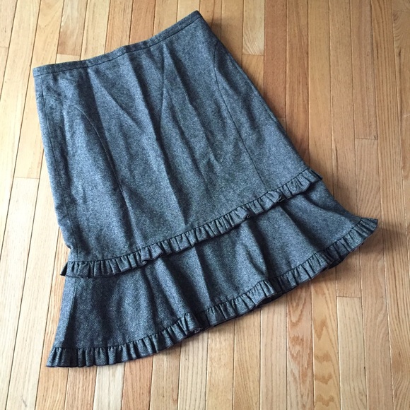 🔥Loft gray tweed ruffle skirt Sz 14