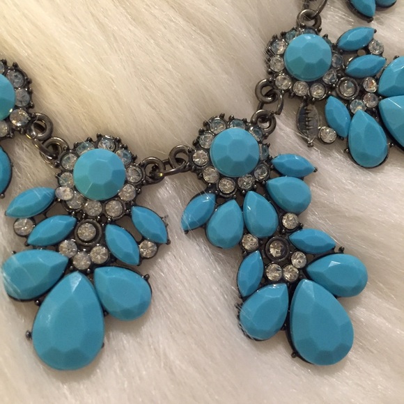 🆑 "Laurel" Necklace || Blue Floral Statement - Picture 4 of 6