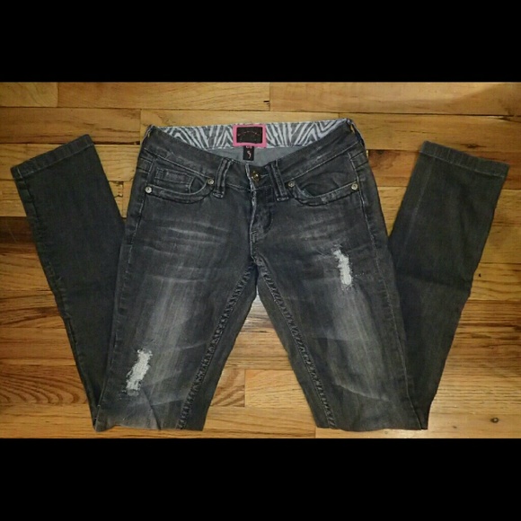 ❌SOLD❌ Worn Look Grey Denim Jeans 00