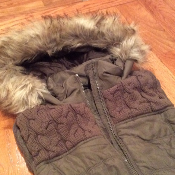 Vest✨ - Picture 2 of 2