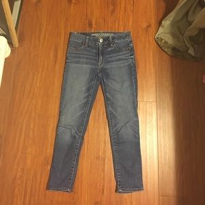 American Eagle High-Waisted Cropped Jeans