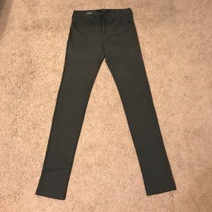 Dark gray leggings/pants